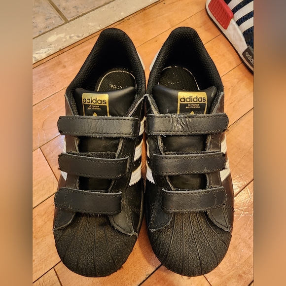 Boys Adidas superstar - Picture 2 of 4